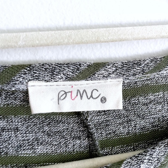 Knit Simple Dress with Long Sleeves and Horizontal Stripes and Built In Necklace - Picture 4 of 6